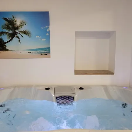 Feriehus L'escapade Secrete Jacuzzi Et Sauna Privatif